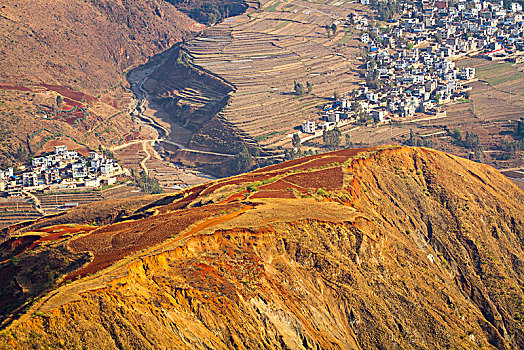 东川红土地