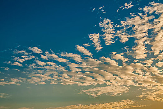 彩霞天空