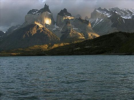 湖,正面,山峦,裴赫湖,托雷德裴恩国家公园,智利