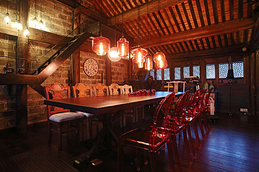 会议室,红色,球体,桌椅,古旧,灯光,桌子,老房子