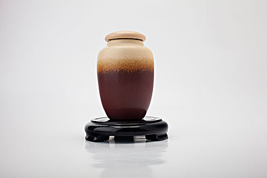 世茂股份申请延期回复上交所问询函