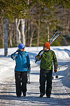 情侣,越野滑雪,荒野,靠近,缅因