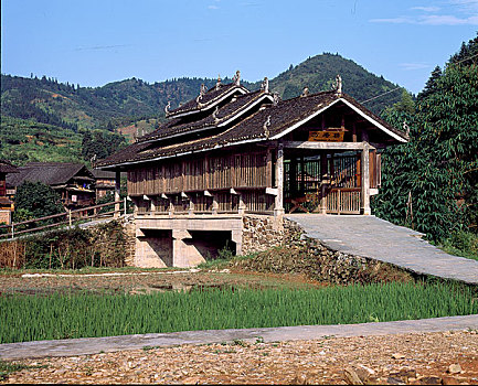 广西三江县程阳村内的万寿桥