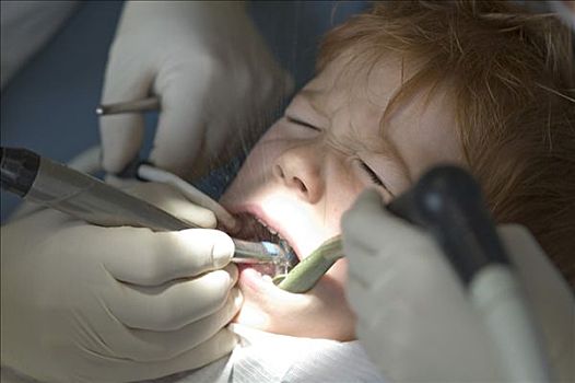 男孩,5岁,牙医