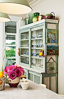 蓝色,白色,瓷器,柜橱,花束,粉色,玫瑰,厨房操作台