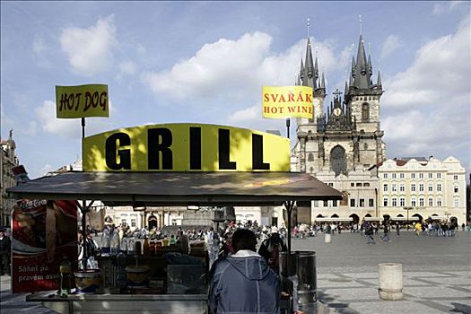 餐食,老城广场,提恩教堂,布拉格,捷克共和国,欧洲