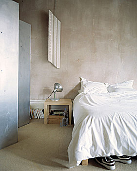 卧室,金属,折叠屏风,混凝土墙
