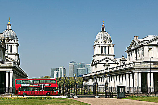 英格兰,伦敦,格林威治,红色,双层巴士,老,皇家,大学,摩天大楼,金丝雀码头,北方,泰晤士河,远景