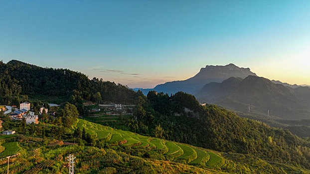 重庆酉阳,日月同辉绘美景