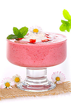 草莓奶昔,草莓酸奶,草莓牛奶