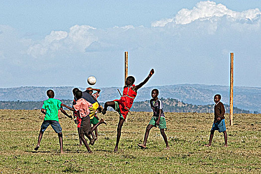 男生,玩,足球,球场,纳罗克地区,肯尼亚