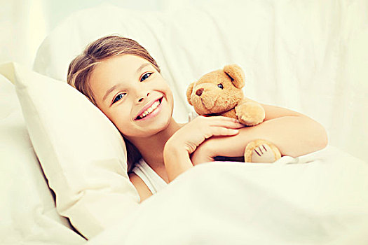 健康,美容,概念,小女孩,泰迪熊,睡觉,在家