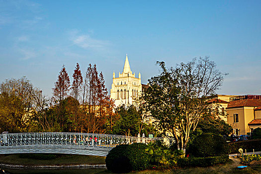 婚庆园美景－教堂城堡,雕塑,婚典大道,水杉,钟楼,花廊