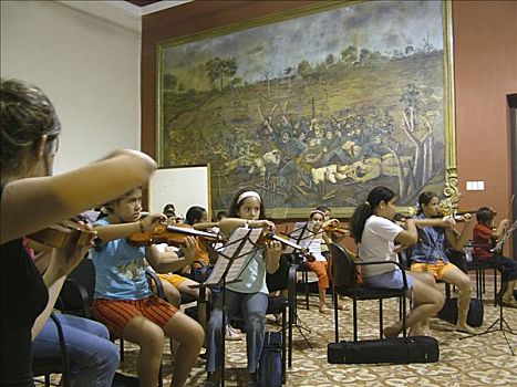 巴拉圭,孩子,演奏,小提琴,正面,巨大,绘画,康塞普西翁