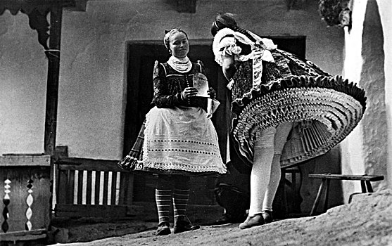 两个女人,传统服装,许多,20世纪30年代,德国,欧洲