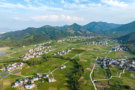 中国广西蒙山县乡村田园风光夏日景美如画