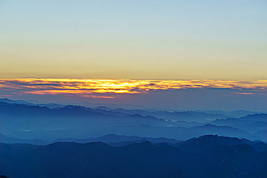 海坨山露营之云海日出