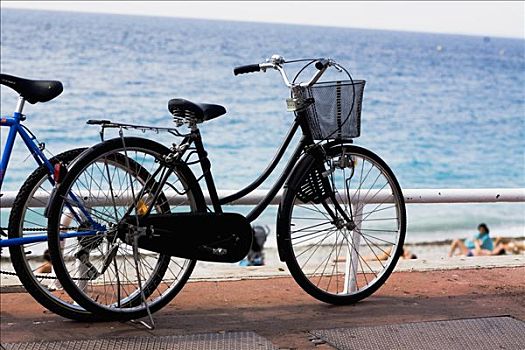 两个,自行车,栏杆,巴塞罗那,西班牙