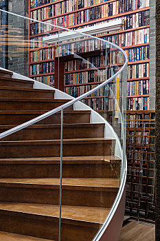 书架和阶梯
