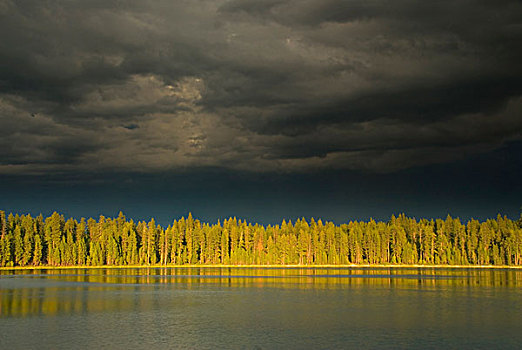 乌云,上方,湖,南,相似,德斯舒茨国家森林,俄勒冈,美国
