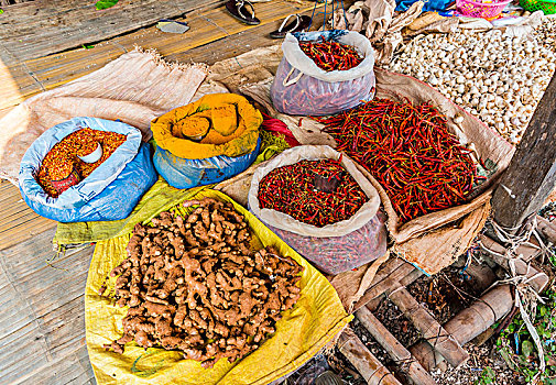 市场摊位,调味品,姜,辣椒,姜黄,茵莱湖,掸邦,缅甸,亚洲