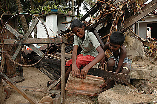 10岁,老,碎片,房子,姐妹,乡村,靠近,希卡杜瓦,流行,旅游,城镇,南方,斯里兰卡,市场,买,鱼,蔬菜