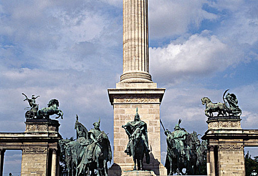 仰视,雕塑,纪念建筑,千禧年,广场,布达佩斯,匈牙利