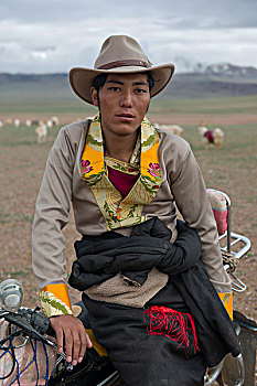 藏族青年