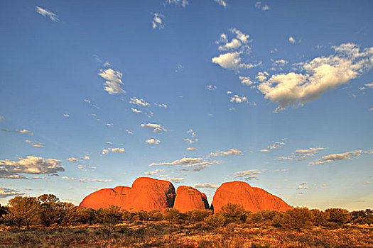 奥尔加,石头,排列,日落,乌卢鲁卡塔曲塔国家公园,北领地州,澳大利亚