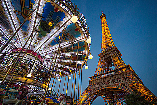 法国,巴黎,旋转木马,正面,埃菲尔铁塔,黄昏