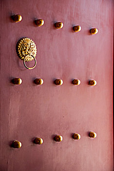 陕西省西安大唐芙蓉园紫云楼的红色大门