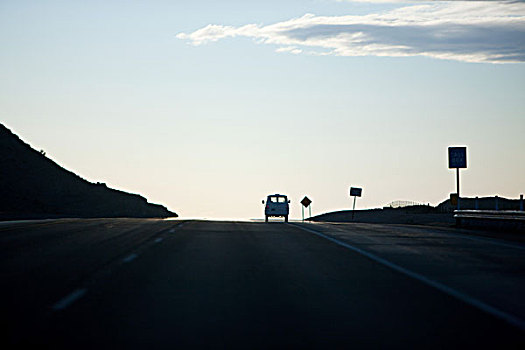 野营车,公路