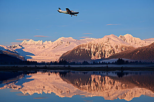 小飞机,靠近,国际机场,正面,棉田豪冰河,日落,东南阿拉斯加,冬天