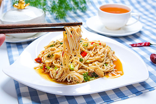葱油金针菇图片