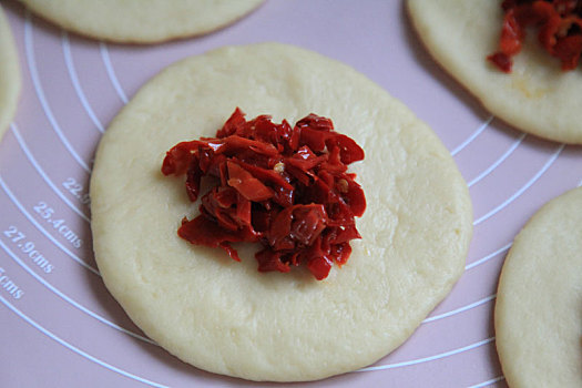 新疆特色美食制作,辣皮子烤馕面饼