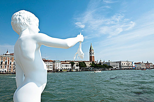 雕塑,男孩,拿着,青蛙,光线,美洲,艺术家,威尼斯,意大利,欧洲