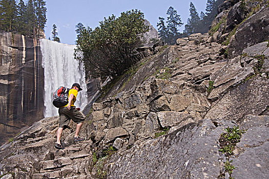 一个,男人,远足,优胜美地国家公园,春天,瀑布,加利福尼亚
