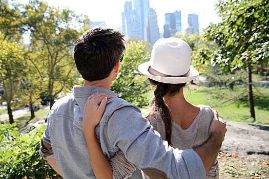 背面视角,情侣,中央公园,享受,天际线
