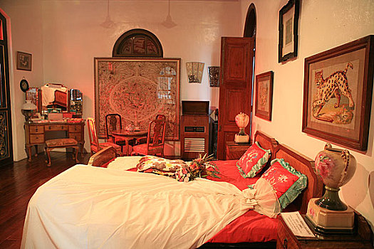 马来西亚,槟城,侨生博物馆,卧房寝室的家用具与陈设,梨花木鸦片床