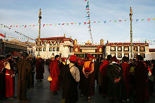 西藏拉萨大昭寺和喇嘛