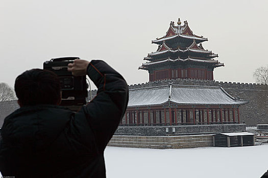 北京雪后的故宫角楼