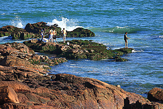 礁石,海浪,海岸线,山,海面