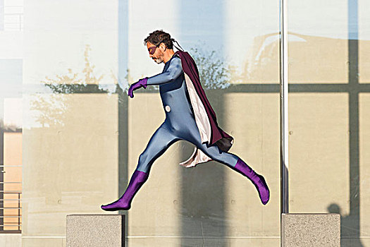超人,跳跃,水泥,玻璃墙