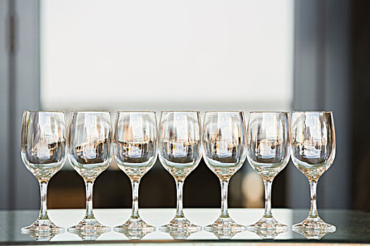 玻璃杯,葡萄酒,空,水晶,桌子