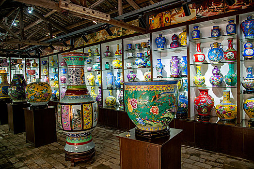 江西景德镇古窑民俗博览馆陶瓷文化展示区
