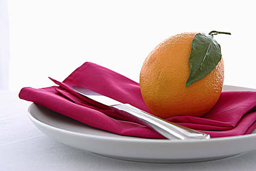 盘子,橙色,叶子,餐巾,刀,食物,柑橘,水果,营养,健康,维生素,富含维生素,维生素c,多汁,银器,静物,工作室
