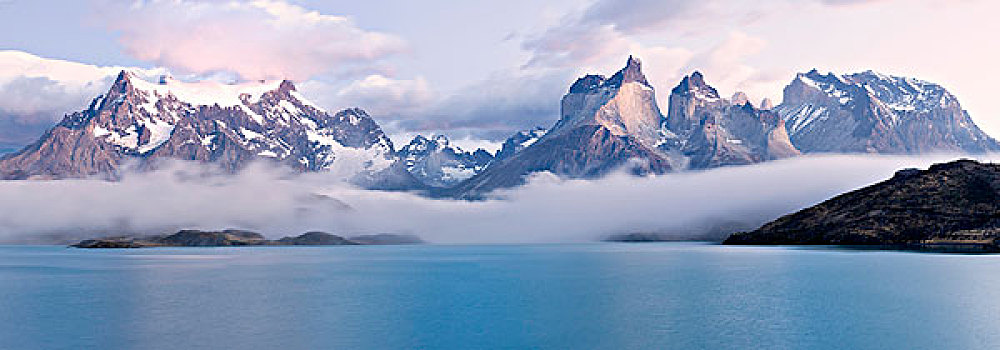 早晨,拉哥裴赫湖,托雷德裴恩国家公园,巴塔哥尼亚,智利,南美