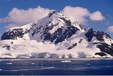南极圈半岛图片