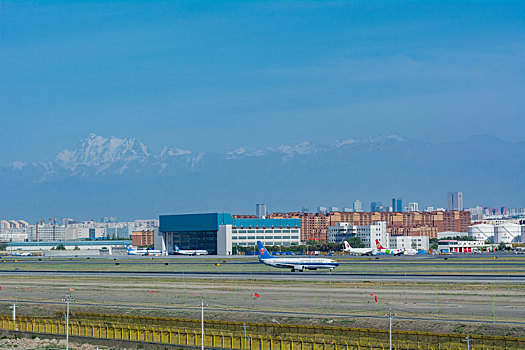 俯瞰乌鲁木齐机场全景