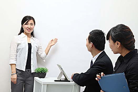 3個人